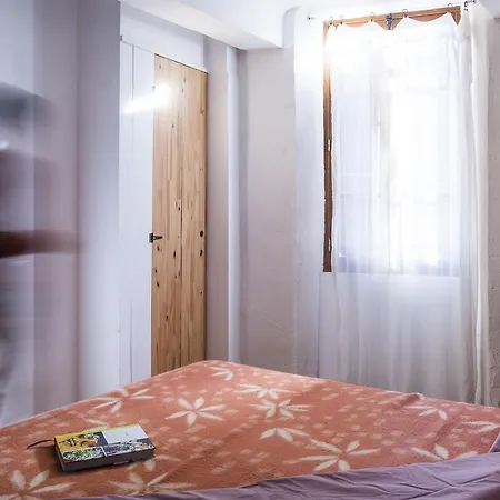 La Treille Rouge Bed & Breakfast