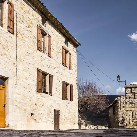 La Treille Rouge Bed & Breakfast *