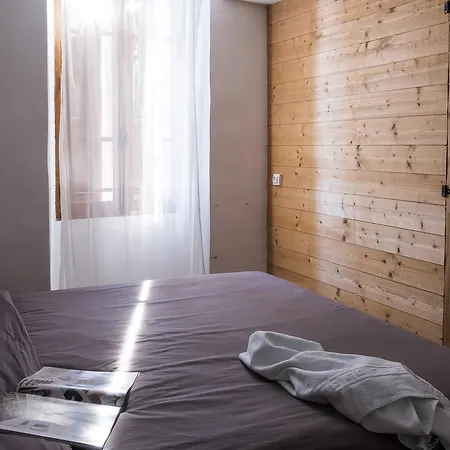 La Treille Rouge Bed & Breakfast Forcalquier