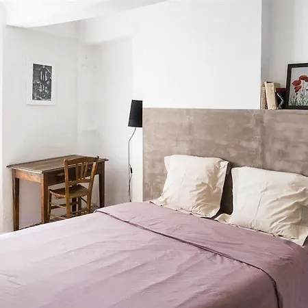 La Treille Rouge Bed & Breakfast *